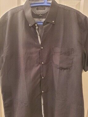 Men’s Short-Sleeve Black Dot Button-Up Shirt